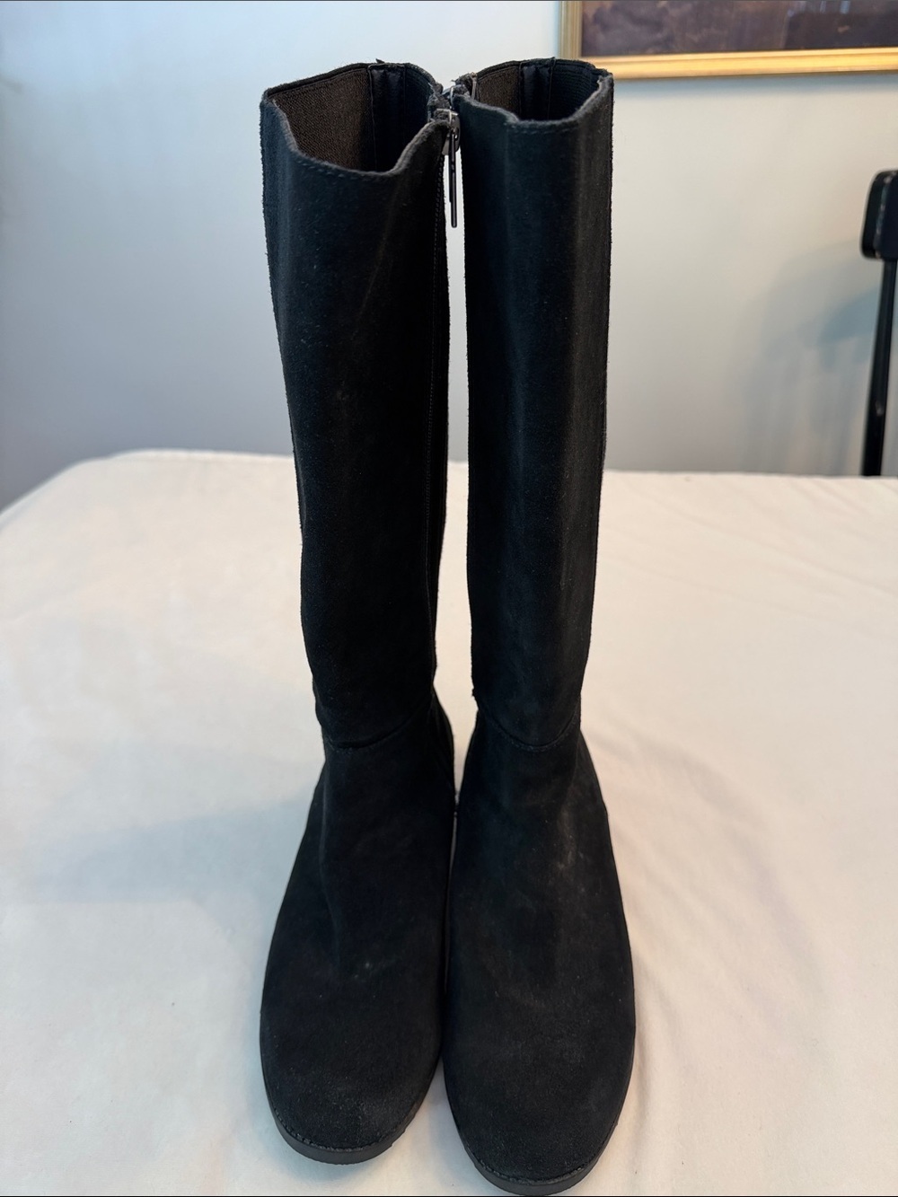 Comfy Moda Black Suede Knee-High Heeled Boots w/ Sherpa Footbed, sz 8 - Picture 2 of 14